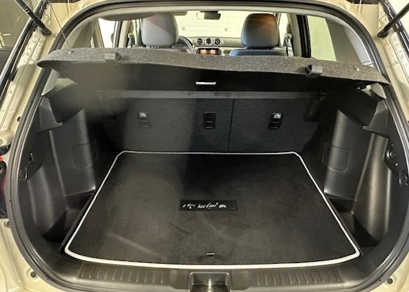 Vehicle image 3 Vehicle image 3