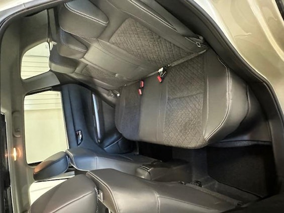 Vehicle image 4 Vehicle image 4