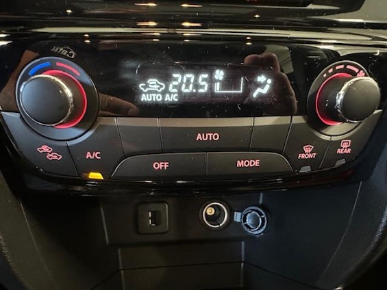 Vehicle image 10 Vehicle image 10