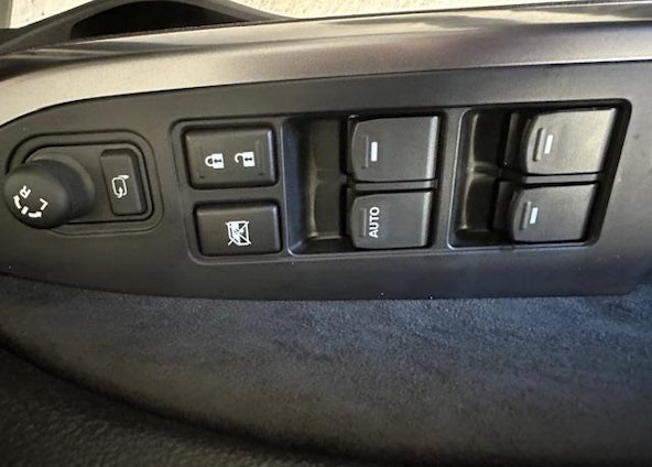 Vehicle image 6 Vehicle image 6