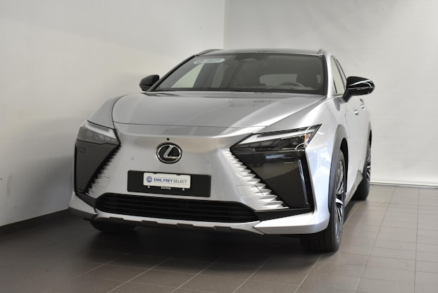 First vehicle image