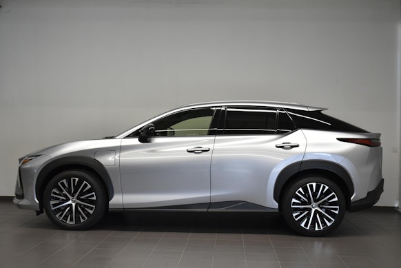 LEXUS RZ 450e Comfort 2
