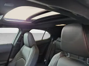 Lexus UX 250h F-Line - Ruote invernali incluse nel prezzo