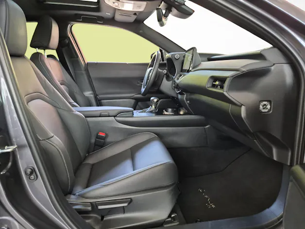 Lexus UX 250h F-Line - Ruote invernali incluse nel prezzo