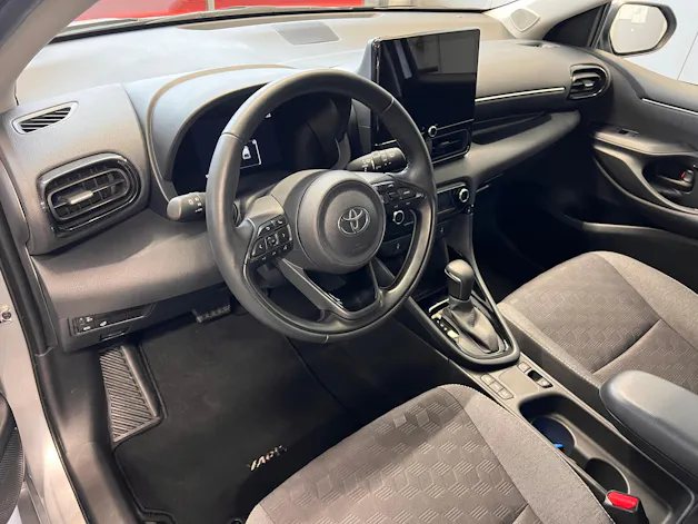 Toyota Yaris 1.5 VVT-i HSD Trend