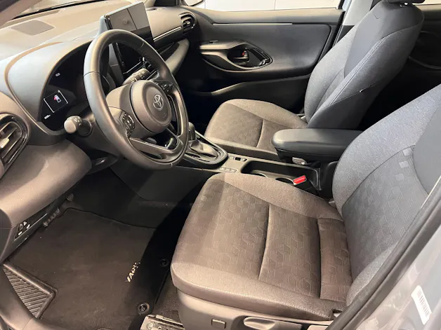 Toyota Yaris 1.5 VVT-i HSD Trend