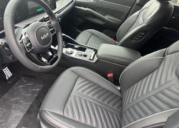 Vehicle image 4 Vehicle image 4