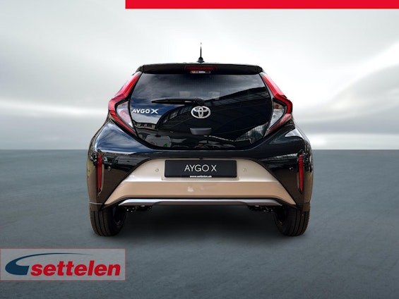 Vehicle image 6 Vehicle image 6