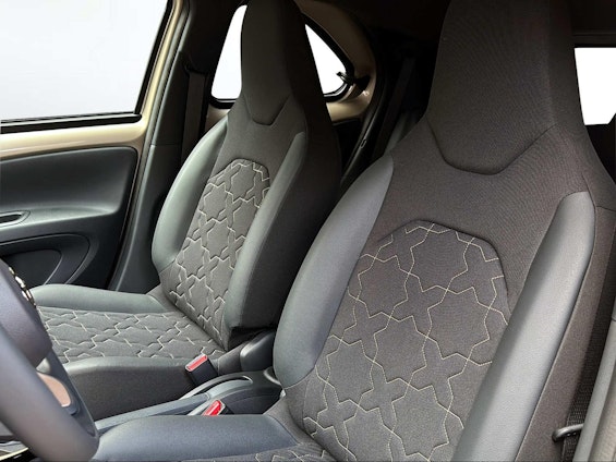 Vehicle image 9 Vehicle image 9