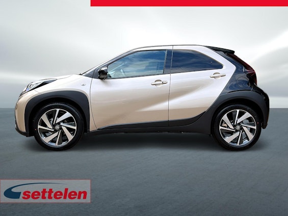 Vehicle image 4 Vehicle image 4