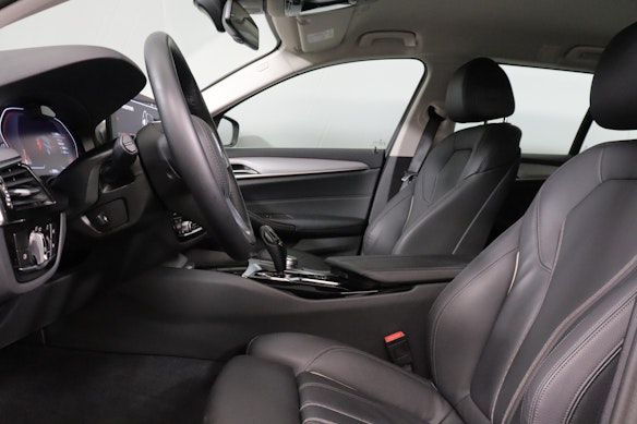 BMW 530d xDrive Touring 2