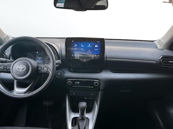 Vehicle image 11
