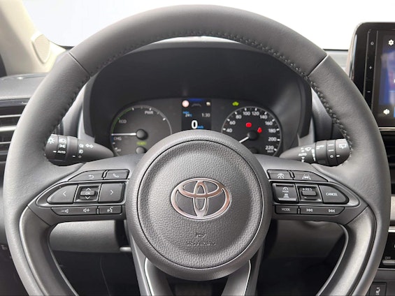 Vehicle image 15