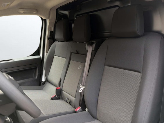 Vehicle image 9 Vehicle image 9