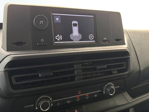 Vehicle image 13 Vehicle image 13