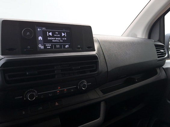 Vehicle image 12 Vehicle image 12