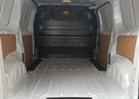 Vehicle image 6 Vehicle image 6