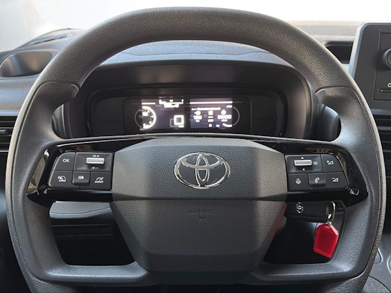 Vehicle image 15 Vehicle image 15