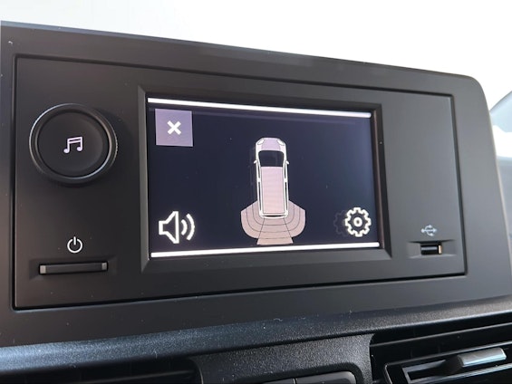 Vehicle image 13 Vehicle image 13