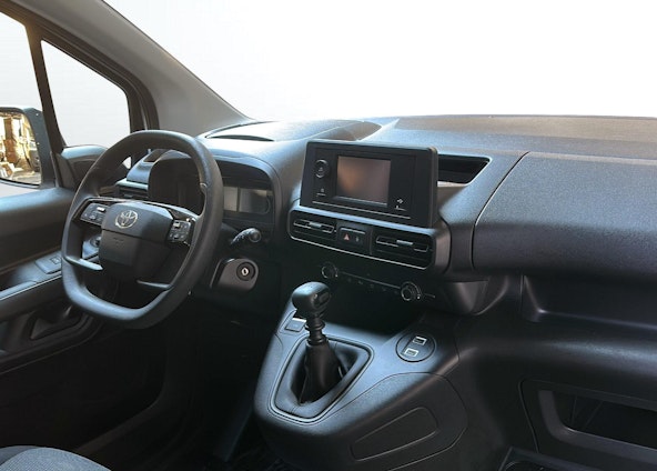 Vehicle image 11 Vehicle image 11