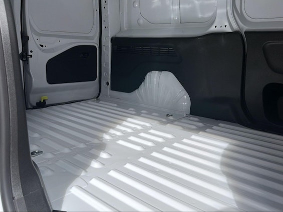 Vehicle image 19 Vehicle image 19