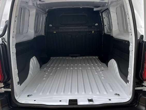 Vehicle image 6 Vehicle image 6