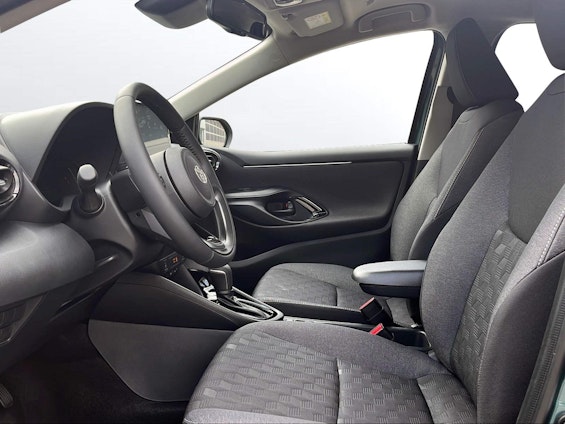 Vehicle image 6