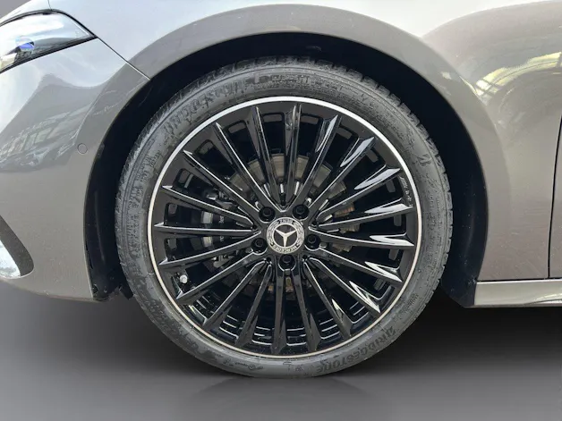 Mercedes-Benz A 180 AMG Line