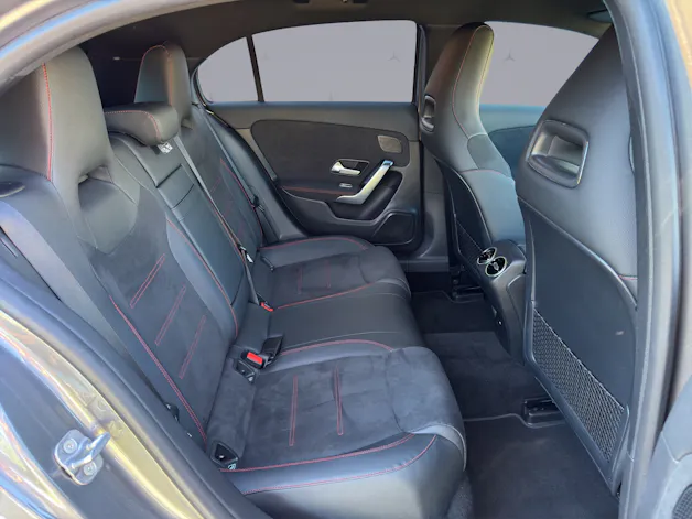 MERCEDES-BENZ A 180 AMG Line