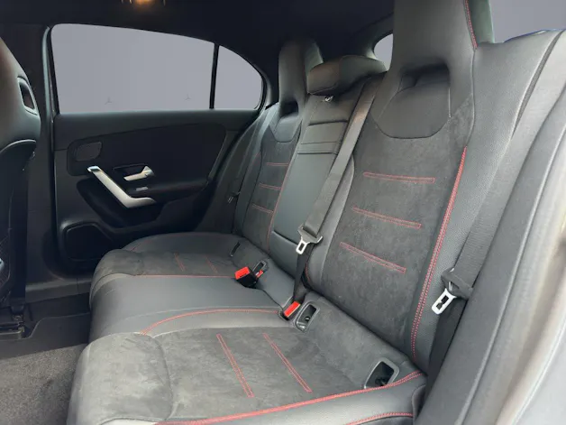 Mercedes-Benz A 180 AMG Line