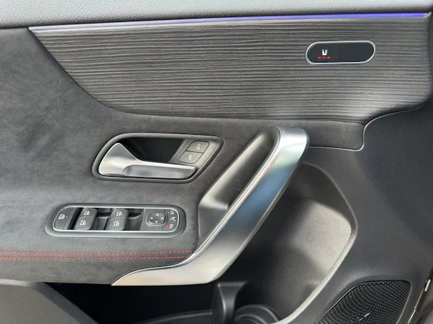 Mercedes-Benz A 180 AMG Line