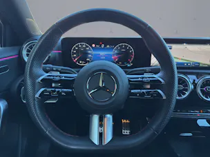 MERCEDES-BENZ A 180 AMG Line