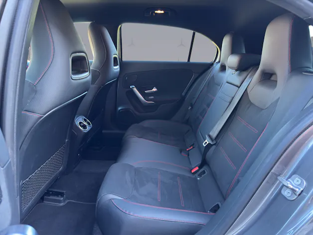 MERCEDES-BENZ A 180 AMG Line