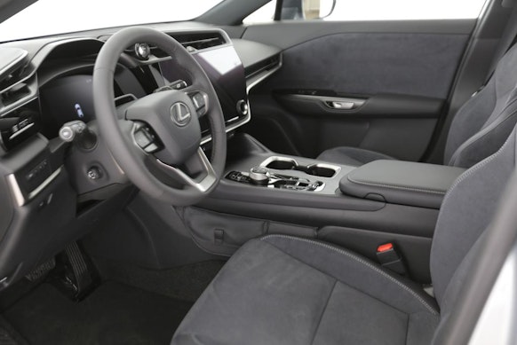 LEXUS RZ 450e Excellence 3