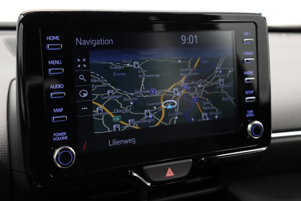 Vehicle image 10