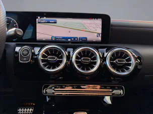 MERCEDES-BENZ CLA 35 AMG 4matic Shooting Brake
