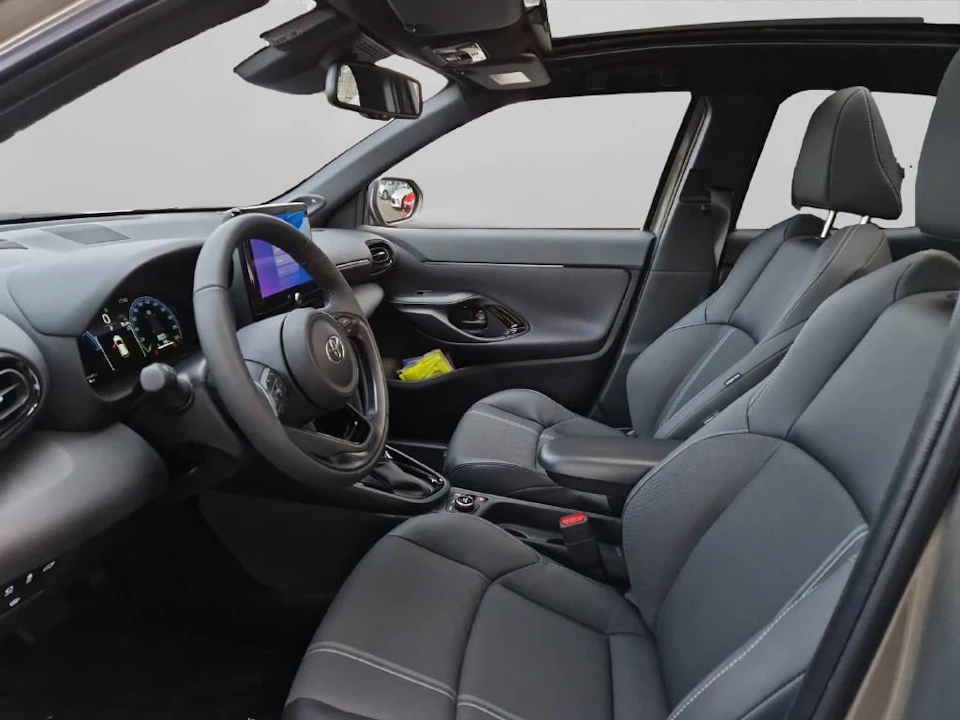 TOYOTA Yaris Cross 1.5 VVT-i HSD Prem 47017/000 : Réserver un essai sur ...