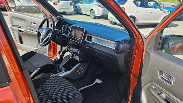 Vehicle image 24