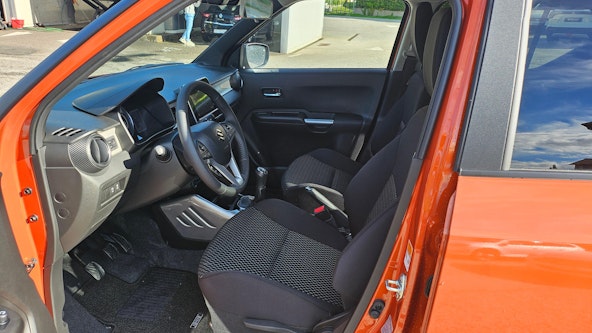 Vehicle image 23