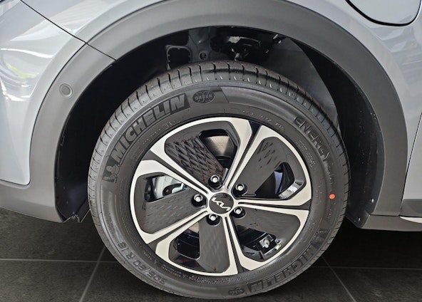 Vehicle image 19 Vehicle image 19