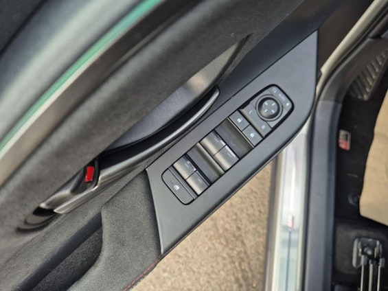 Vehicle image 11 Vehicle image 11