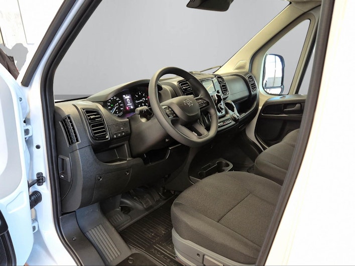 Vehicle image TOYOTA PROACE MAX