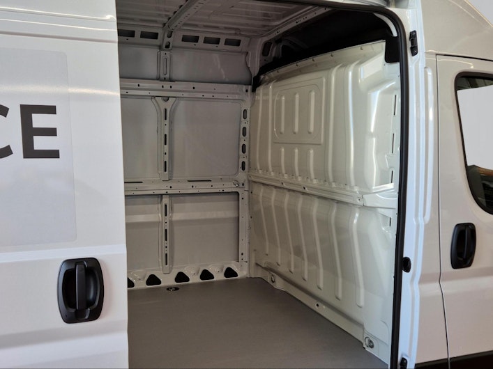 Vehicle image TOYOTA PROACE MAX