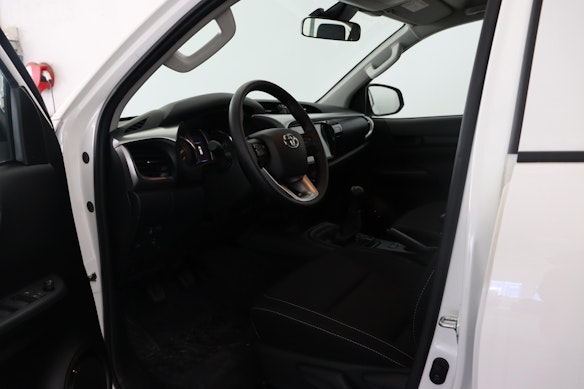 TOYOTA Hilux Double Cab.-Pick-up 2.8 D-4D 204 Comfort 1