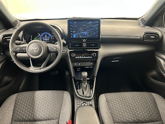 Vehicle image 6