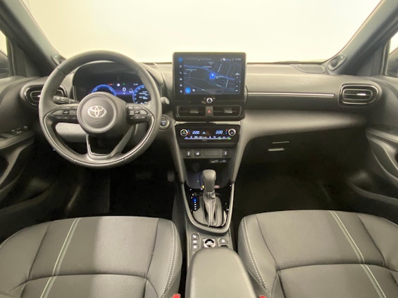 Vehicle image 6