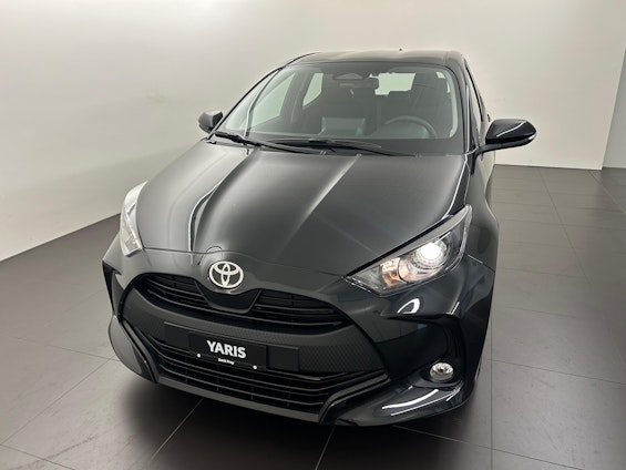 First vehicle image
