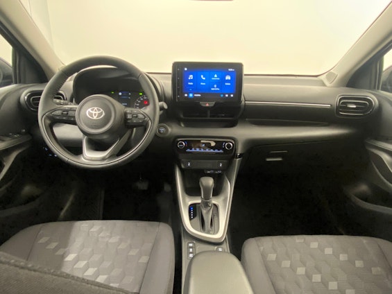 Vehicle image 6