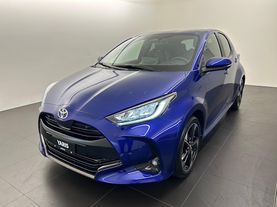 First vehicle image