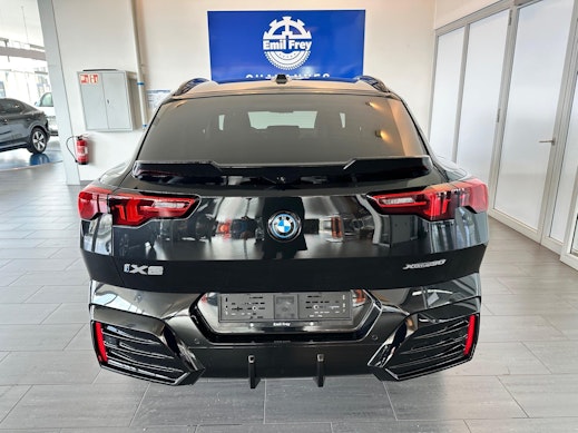 BMW iX2 30 xDrive 3